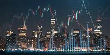 Financial charts showing debt reduction and interest savings over a US city skyline, representing 2026 consumer debt strategies.